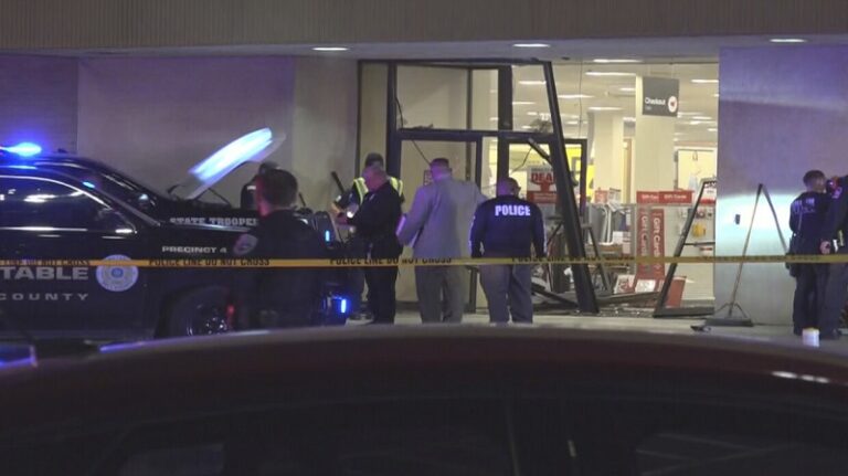 5 جرحى بهجوم في تكساس ومقتل المنفذ (فيديو)