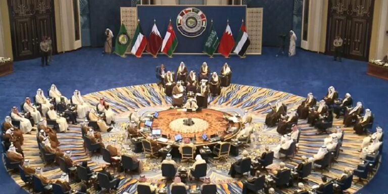 … ومن الكويت يهبّ دعم خليجي واعد