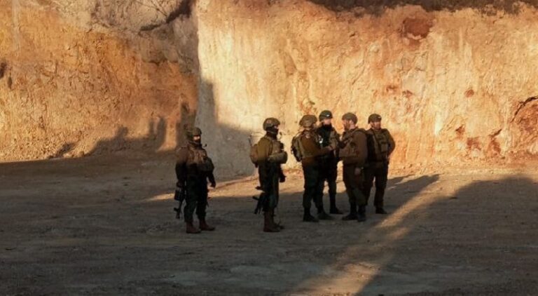 بالفيديو.. إحراق منازل في نابلس