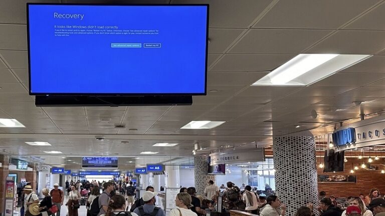 إطلاق نار وعملية طعن في مطار أميركي يوم عيد الميلاد