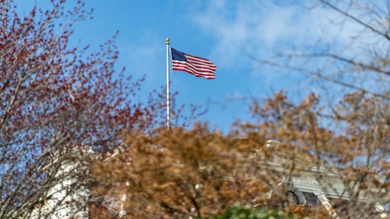 أميركا تدعو مواطنيها لمغادرة فنزويلا “فوراً”!