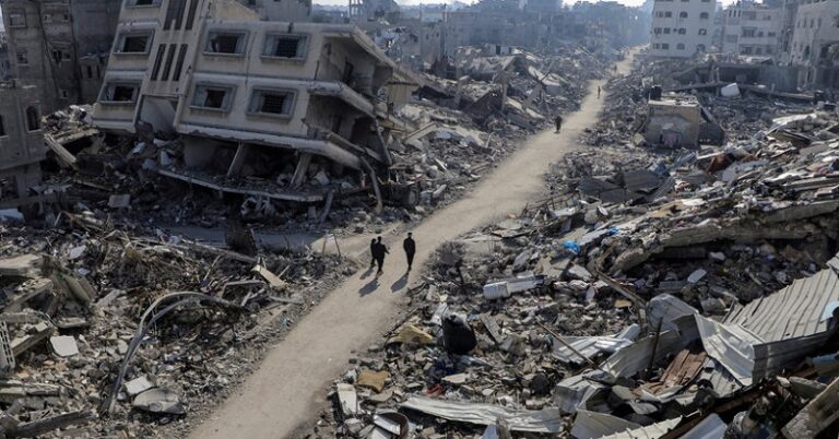 الاحتلال يزعم استهداف 5 مقاتلين في رفح