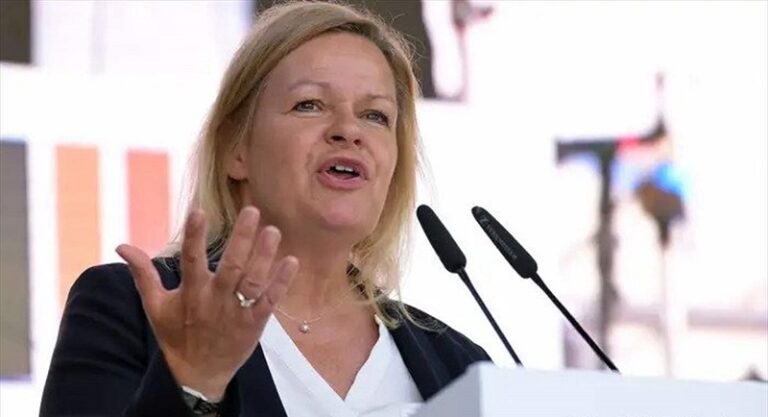 وزيرة الداخلية الألمانية: المشتبه به في حادث الدهس معادٍ للإسلام