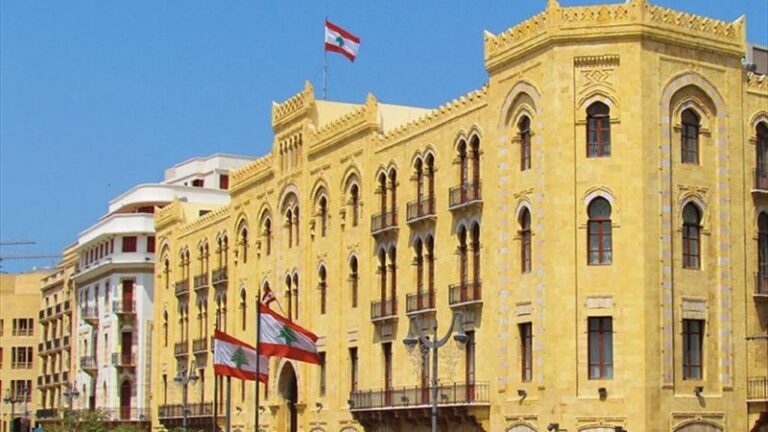 إقفال المؤسسات السياحية والمحال التجارية في بيروت الثلاثاء