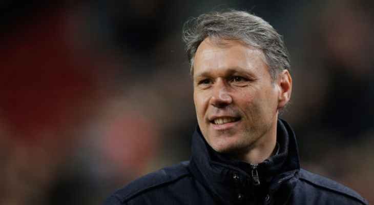 فان باستن يدافع عن فونسيكا: إمنحوه الوقت