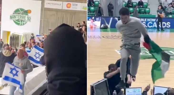 ناشط يرفع علم فلسطين ثم يتعرض للإعتداء من مشجعين صهاينة.. والشرطة الفرنسية تعتقله!