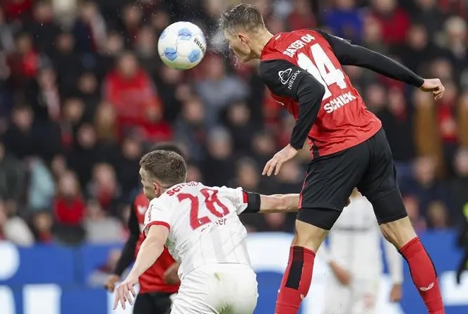 ليفركوزن يُنهي عام 2024 بأفضل طريقة بفوزه السهل على فرايبورغ