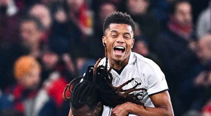 نابولي يهزم جنوى ويصعد لصدارة الكالتشيو مؤقتاً