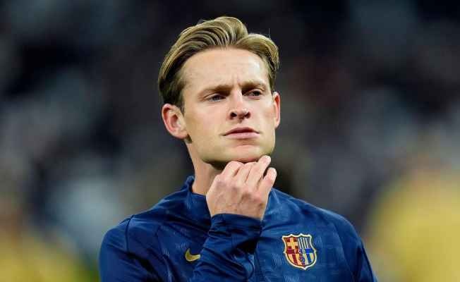 دي يونغ يُقارن بين فليك وتشافي