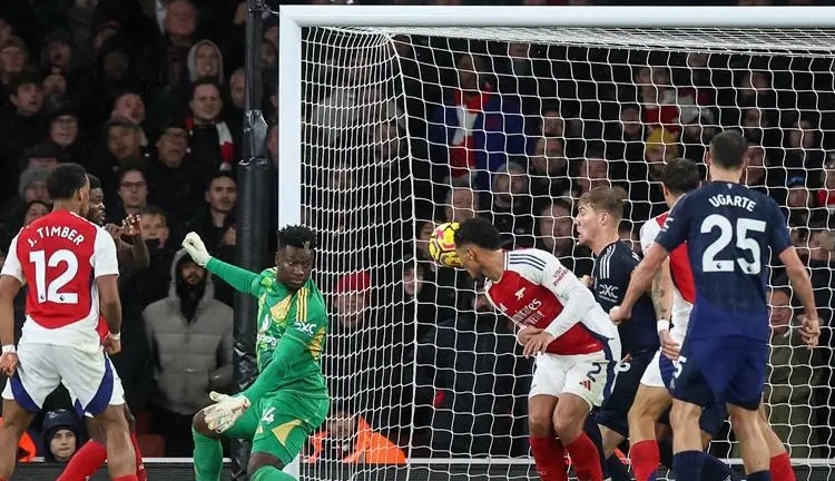 آرسنال يحسم قمة البريميرليغ على حساب مانشستر يونايتد وتعادل مُثير بين ليفربول ونيوكاسل