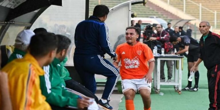 إعتزل اللعب بعدما إعتدى على مدربه.. بالفيديو: أحمد شاهين يفقد أعصابه بعد استبداله