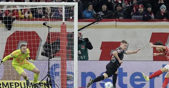 ماينز يُلحق ببايرن ميونخ خسارته الأولى في البوندسليغا