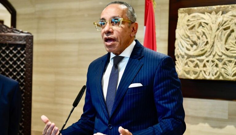 السفير المصري من عين التينة: مشاورات القوى السياسية ستنتج رئيساً