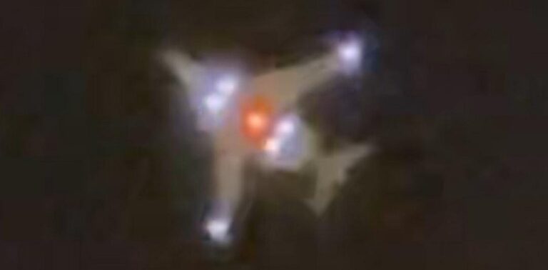 بالفيديو ـ مسيّرات غامضة فوق أميركا.. وترامب يدعو لإسقاطها!