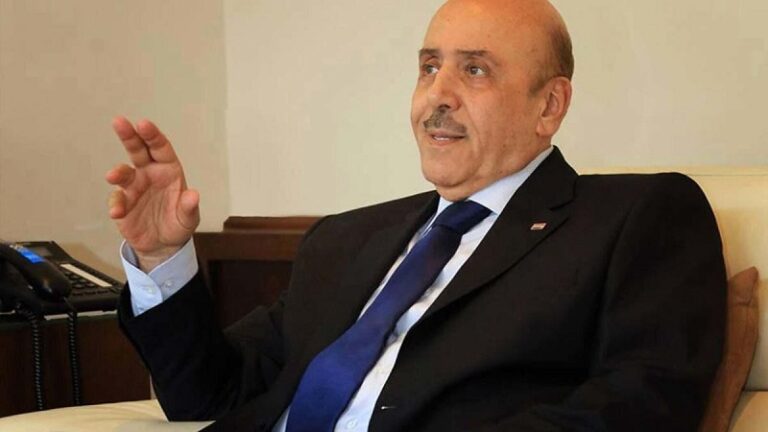 أين علي مملوك؟