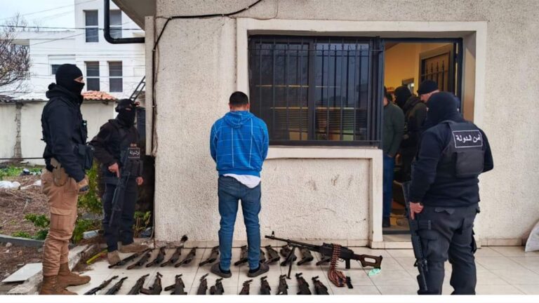 القبض على مهرب أسلحة بين لبنان وسوريا