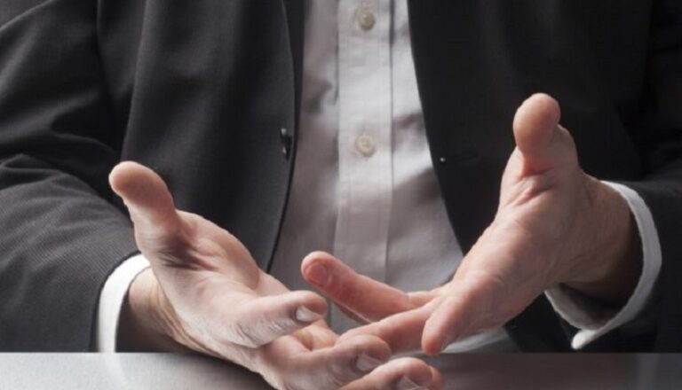 حركات تدل على الكذب!