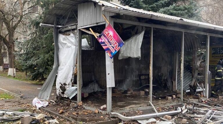 انفجار متجر للألعاب النارية في روسيا (فيديو وصور)