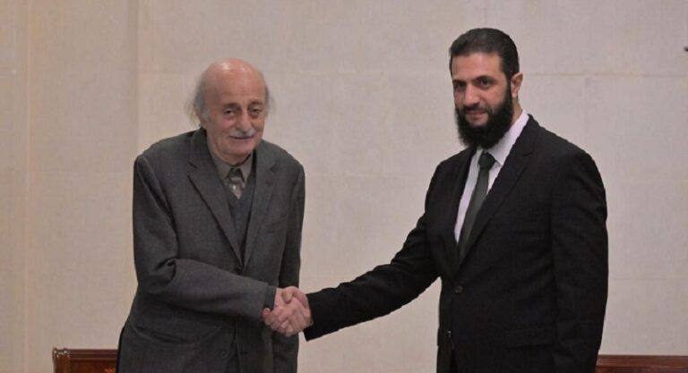 لماذا يحق لجنبلاط ما لا يحق لـ”حزب الله”؟