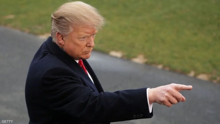 تجدد الخلافات بين ماسك وترامب.. والرئيس الأميركي يهدد: لا تلعب معي!