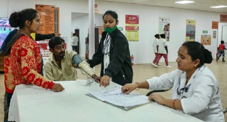 17 حالة وفاة بمرض مستجد في الهند