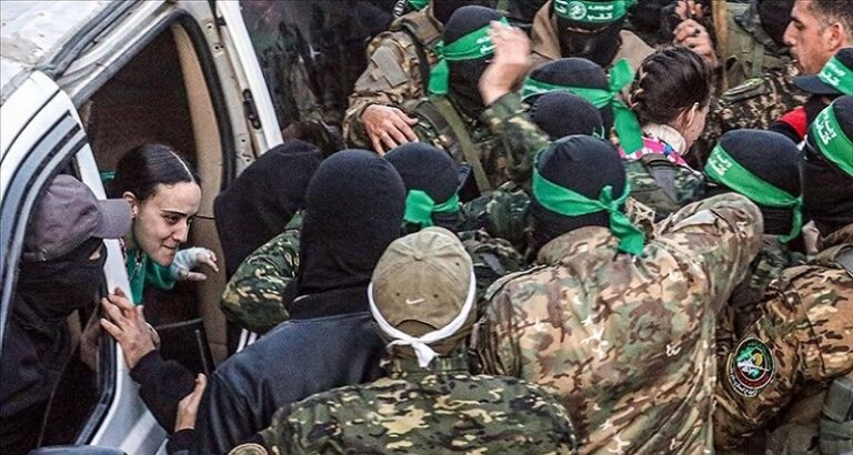 عائلات الأسرى الصهاينة لنتنياهو: لن نسمح لك بعرقلة المرحلة الثانية