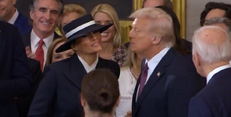 قبلة تحرج ترامب وزوجته خلال حفل تنصيبه! (فيديو)