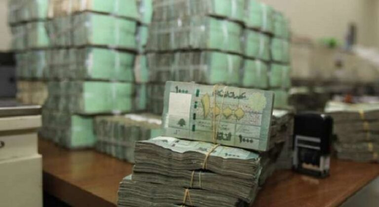 صرافون يطالبون بمبالغ جديدة من الليرة