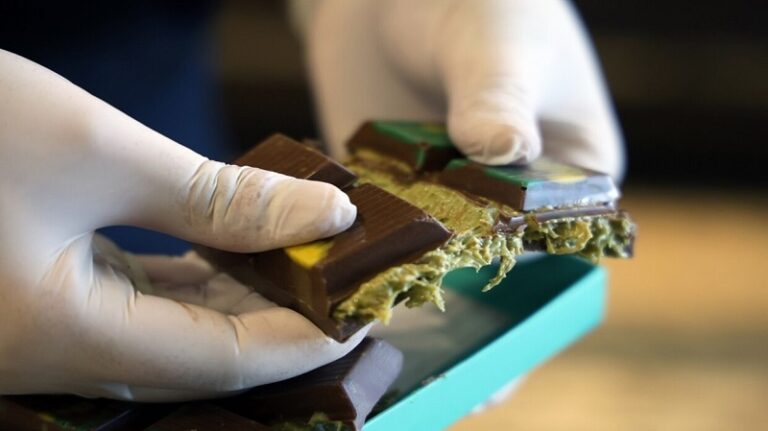 ألمانيا تمنع متاجر من بيع “شوكولا دبي”