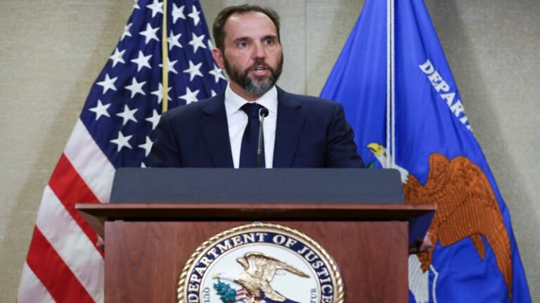 المدعي الأميركي الخاص: الأدلة كانت كافية لإدانة ترامب