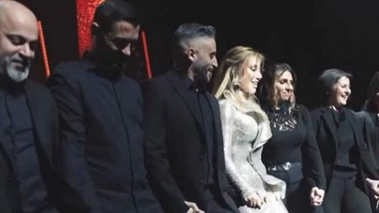 الدبكة اللبنانية على المسرح في مسقط! (فيديو)