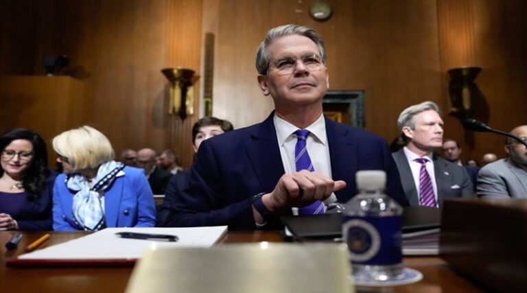 سكوت بيسنت وزيراً للخزانة الأميركية