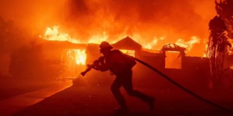 بالفيديو.. حريق بشارع المصارف في صيدا