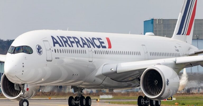 “إير فرانس” تمدد تعليق رحلاتها الجوية إلى الأراضي المحتلة ولبنان