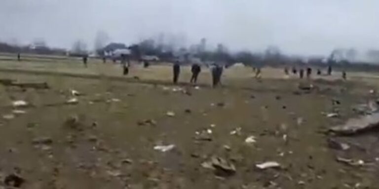 3 قتلى بتحطم طائرة شمال إيران (فيديو)