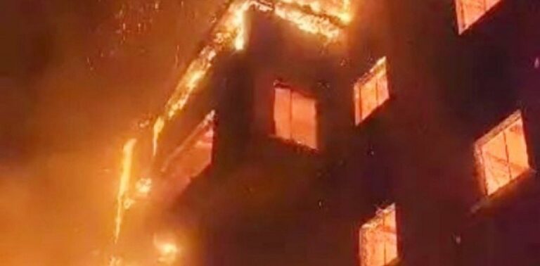 8 وفيات و35 إصابة بحريق في مصر