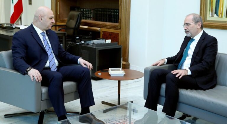 الصفدي من بعبدا: بدأنا النقاش حول تزويد الأردن لبنان بالكهرباء