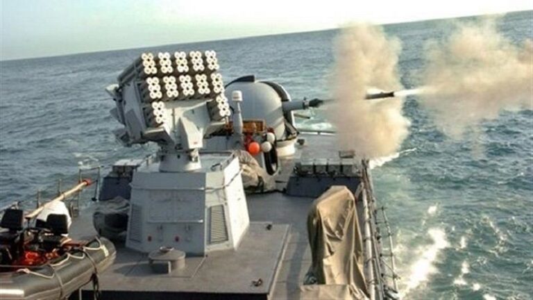 إصابة صيادَين بنيران الاحتلال في بحر خان يونس