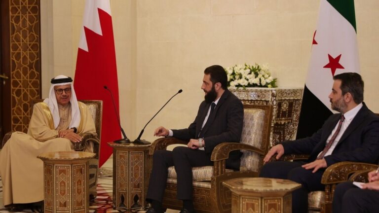 وزير خارجية البحرين: حريصون على استقلال سوريا ووحدة أراضيها