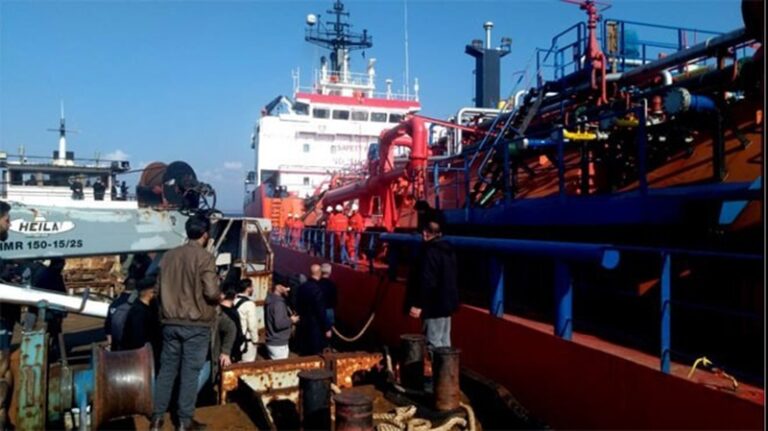 بالصورة.. وصول أول ناقلة غاز منزلي إلى سوريا