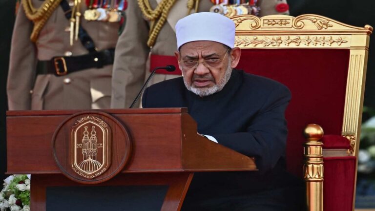 شيخ الأزهر يهنئ أهل غزة