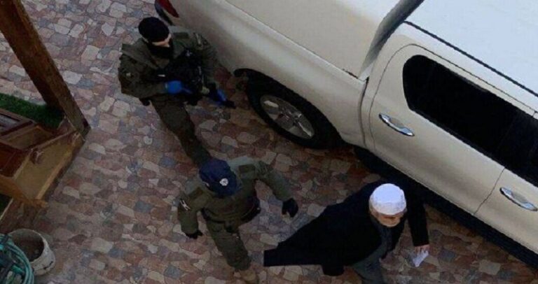 الاحتلال يعتقل الشيخ رائد صلاح