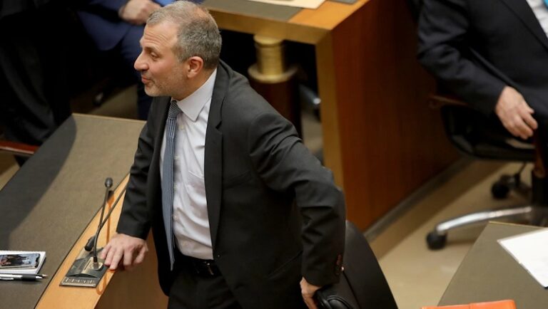 باسيل يطلب طرح الثقة بالحكومة