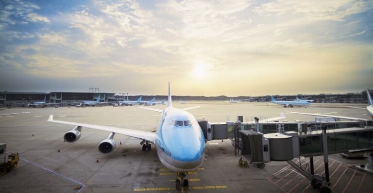 تمديد التقديم لوظائف الطيران المدني