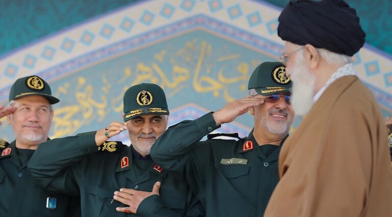 رجل الميدان والسياسة.. من هو قاسم سليماني؟