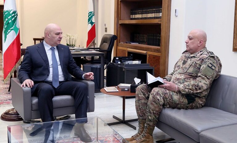 عون لقائد الجيش بالإنابة: تفقد الجنوب