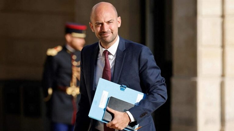 وزير الخارجية الفرنسي: مشكلة إيران لا يمكن معالجتها