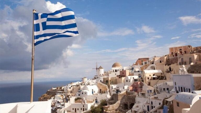 بالصورة.. العثور على قطعة أثرية في اليونان