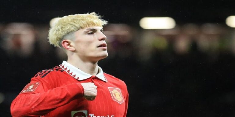 عرض أوّلي من نابولي لضم لاعب مانشستر يونايتد غارناتشو