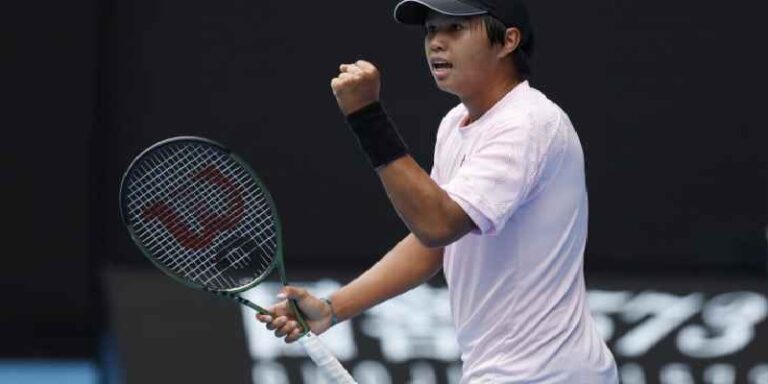 ليرنر تاين يُقصي ميدفيديف من الدور الثاني لبطولة أستراليا بعد مباراة ماراتونية